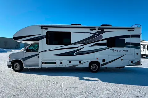 Travel in Comfort & Style: Carol’s Upscale Motor Home Awaits You!