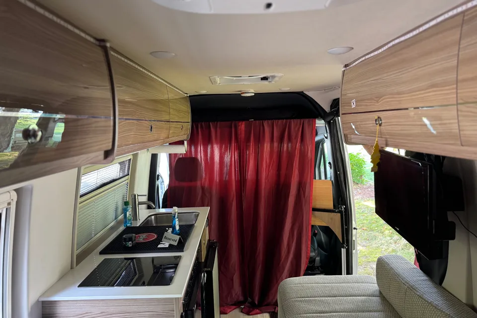 Don's Winnebago boldt 70KL Class B