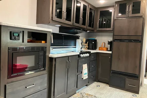 2024 Mav27 **Welcome to our...Airbnb on Wheels II ** Delivery and setup only