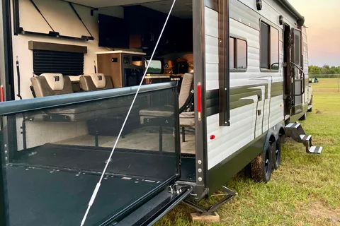 2024 Mav27 **Welcome to our...Airbnb on Wheels II ** Delivery and setup only