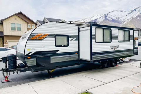  Forest River Wildwood X-Lite Travel Trailer