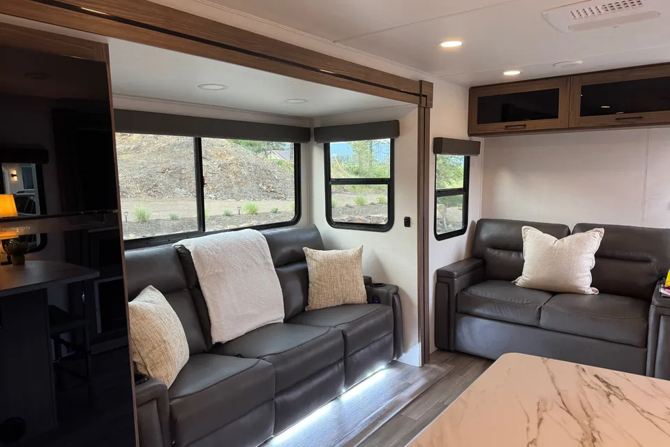 Cassy's Alliance RV 294RK Travel Trailer