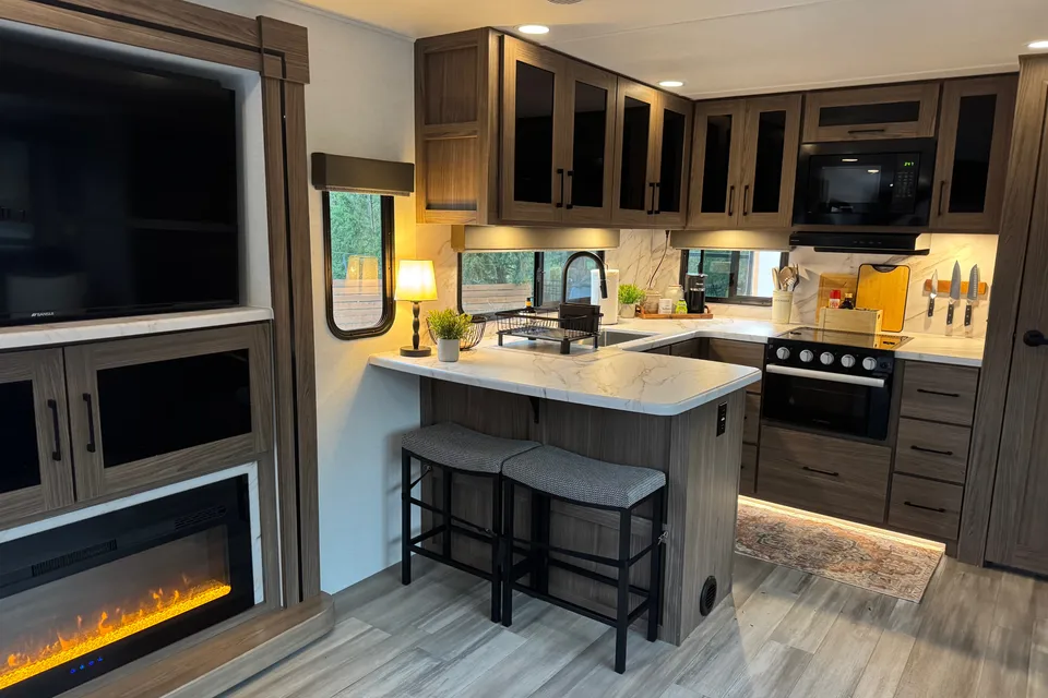 Cassy's Alliance RV 294RK Travel Trailer