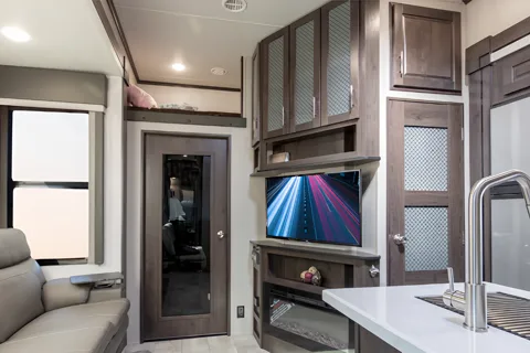 Wanderlust Deluxe Grand Design Momentum G-320 Fifth Wheel