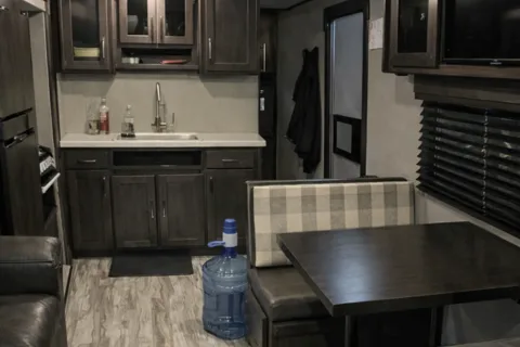 Michael's Grand Bunkhouse 297QB Transcend