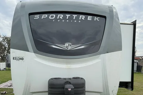 Troy & Kaila’s Venture RV SPORTTREK Travel Trailer