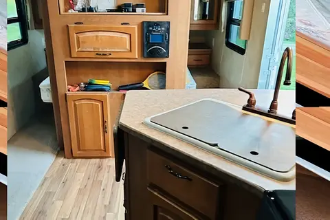 Spacious Family RV Travel Trailer with complete extras