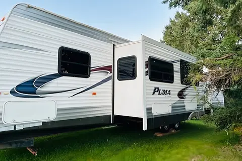 Spacious Family RV Travel Trailer with complete extras