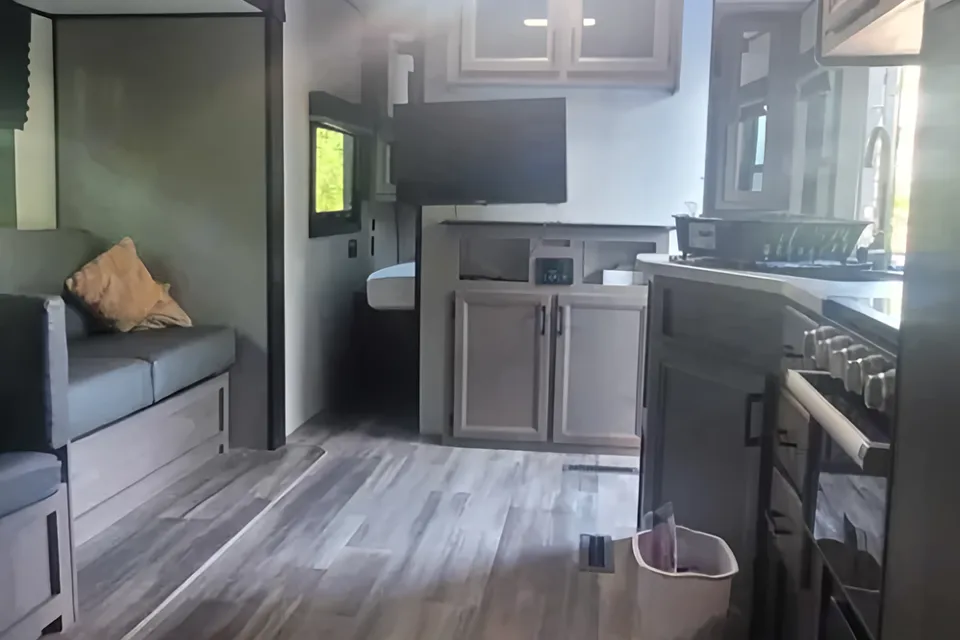 Joshua's Starcraft Autumn Ridge Travel Trailer