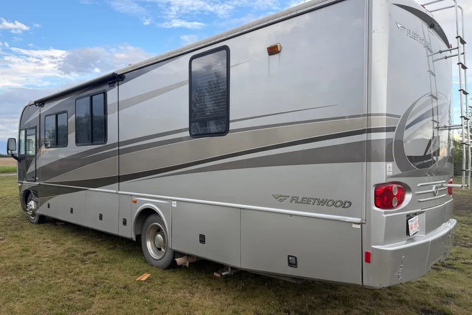 Les's Fleetwood pace arrow 35g Class A