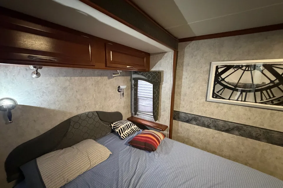 Les's Fleetwood pace arrow 35g Class A