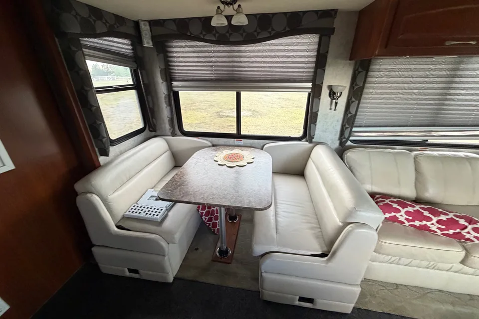 Les's Fleetwood pace arrow 35g Class A