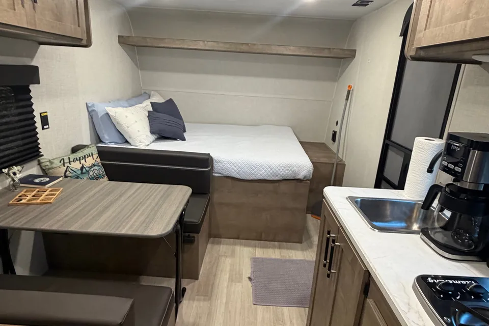 Nomadic Nature Rentals w Luxury Amenities (Mini)