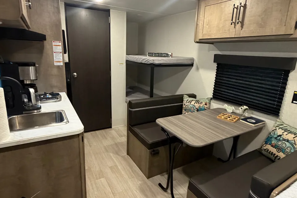 Nomadic Nature Rentals w Luxury Amenities (Mini)