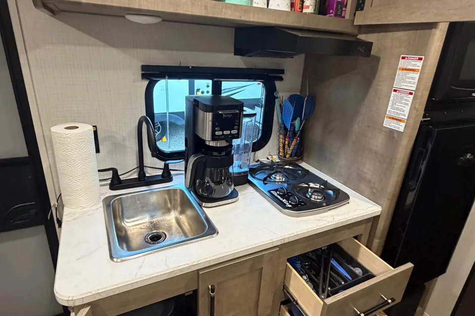 Nomadic Nature Rentals w Luxury Amenities (Mini)