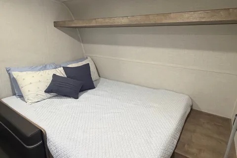 Nomadic Nature Rentals w Luxury Amenities (Mini)