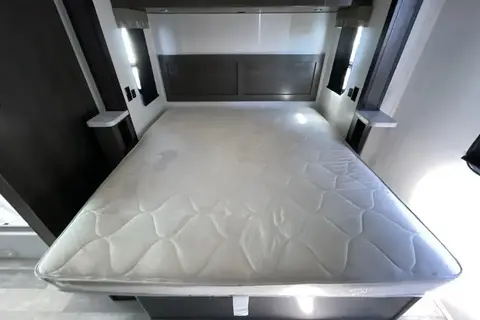 2024 FR3 30DS Luxury Class A | Easy to Drive | Sleeps 6 | Like New