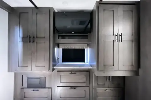 2024 FR3 30DS Luxury Class A | Easy to Drive | Sleeps 6 | Like New