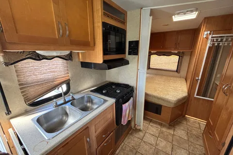 Dan's Forest River Sunseeker Class C