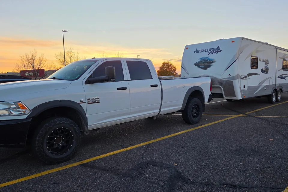 Otoniel's Timber Ridge RV