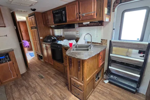 Otoniel's Timber Ridge RV