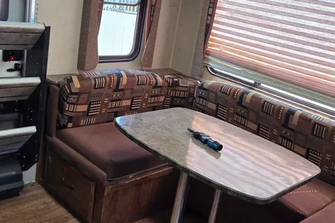 Otoniel's Timber Ridge RV