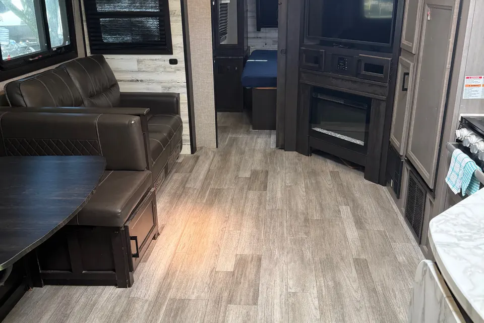 Tracy's Jayco Whitehawk Bunkhouse