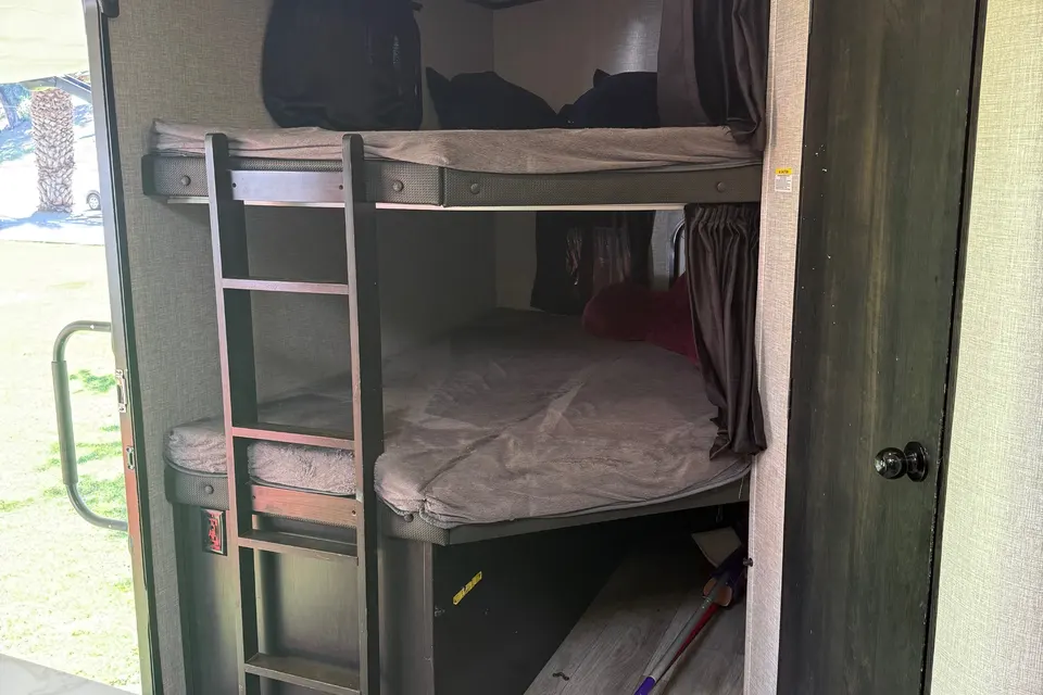 Tracy's Jayco Whitehawk Bunkhouse