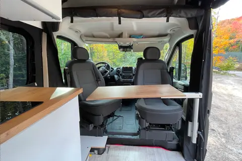 Van-Escapades 22-001 - Promaster 4 places