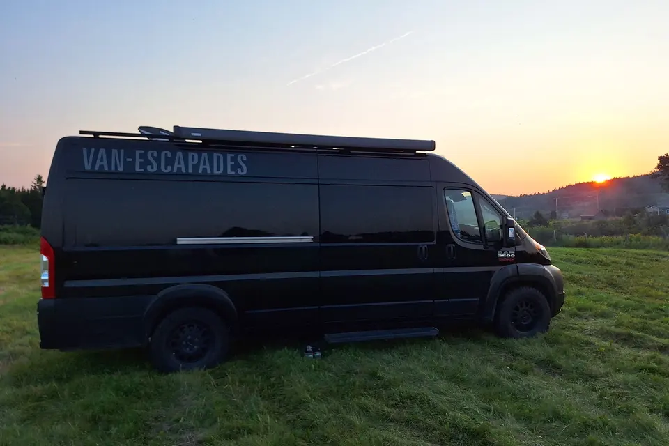 Van-Escapades 22-001 - Promaster 4 places