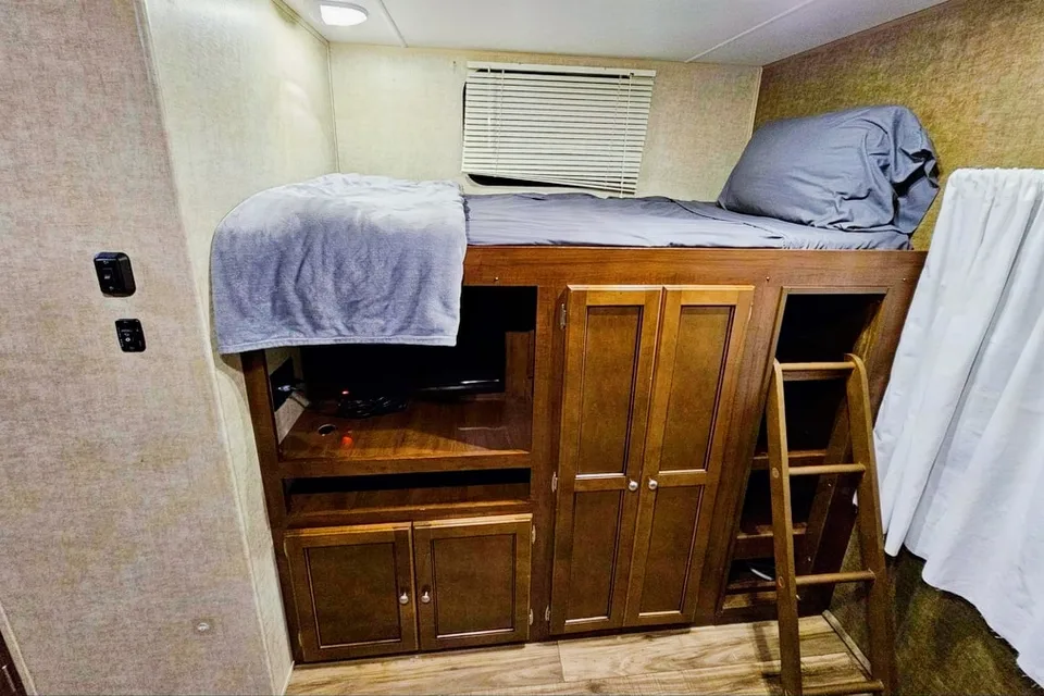 Heartland Prowler 32P BHS Travel Trailer