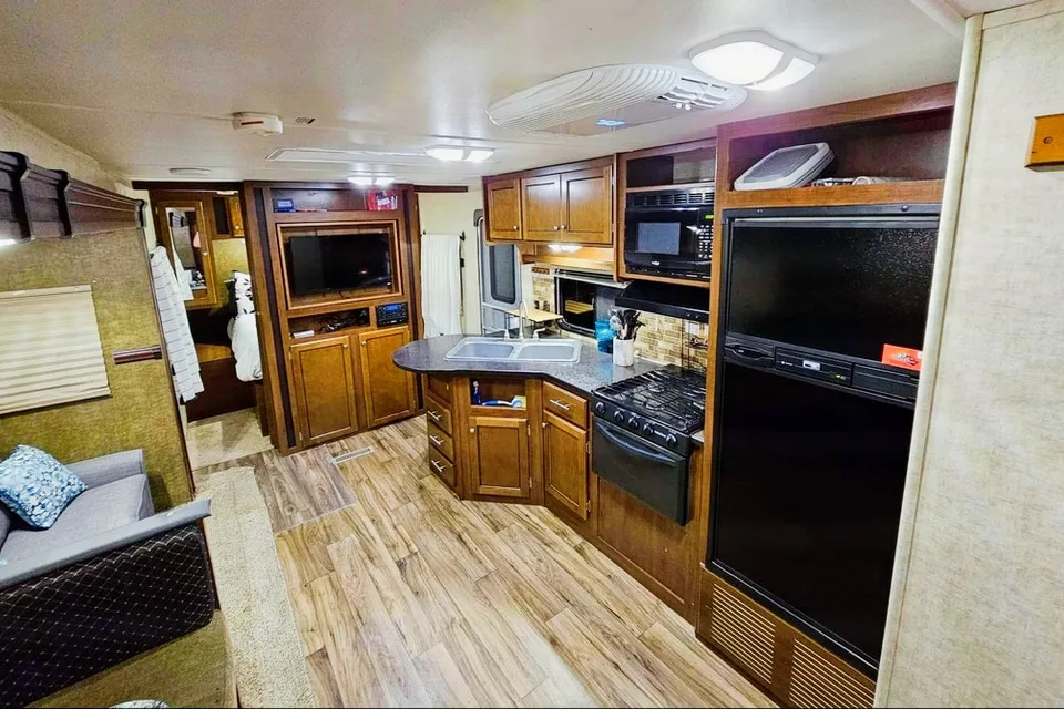 Heartland Prowler 32P BHS Travel Trailer