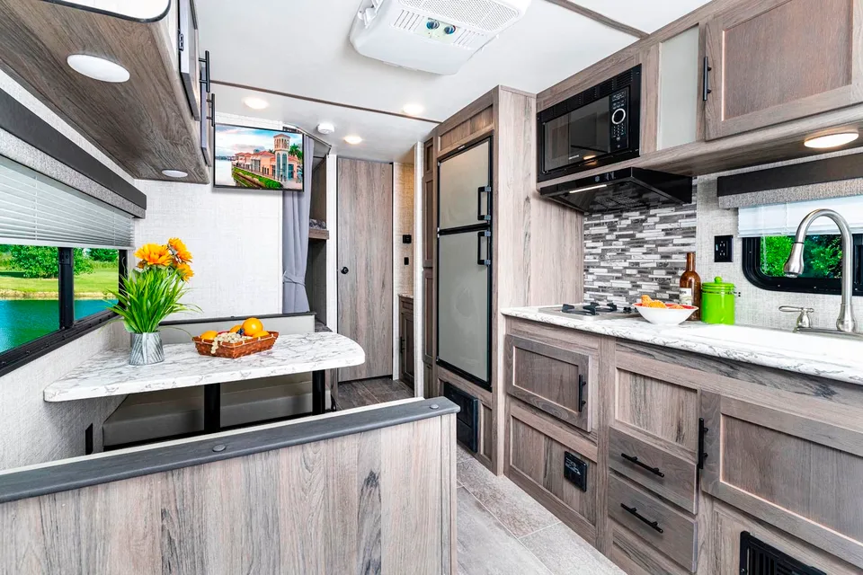Dani Gulf Stream Innsbruck Ultra Lite Travel Trailer