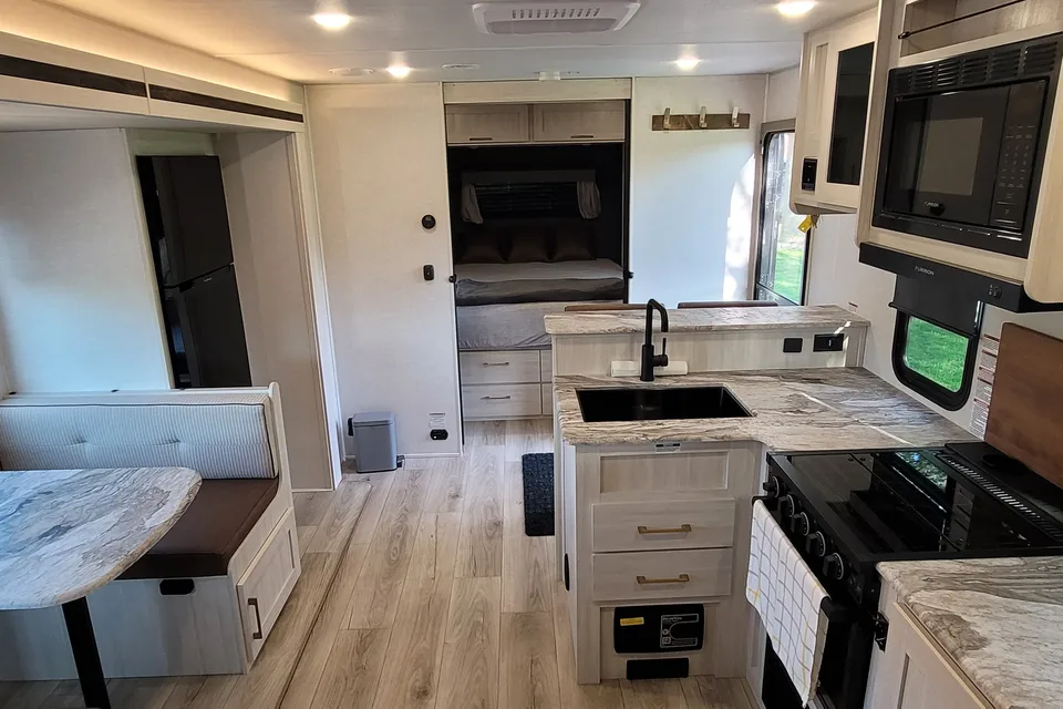 Jason's Forest River Surveyor 260bhle Travel Trailer