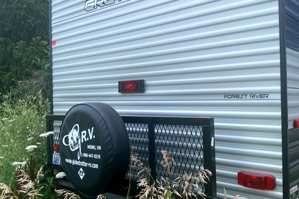 Karish 26 ft grey wolf trailer