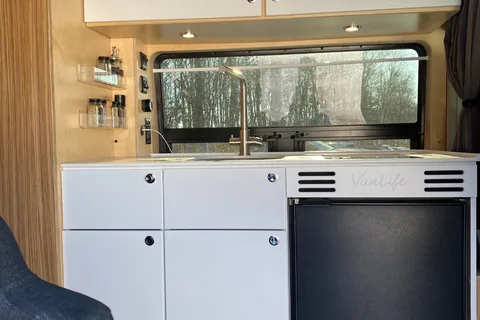 Manon Dodge 3500 Classe B