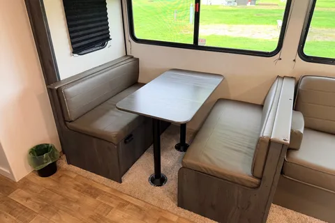 W2 Outdoors LLC Keystone Hideout 318BR Travel Trailer