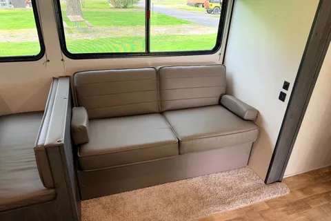 W2 Outdoors LLC Keystone Hideout 318BR Travel Trailer