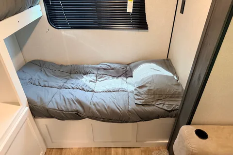 W2 Outdoors LLC Keystone Hideout 318BR Travel Trailer