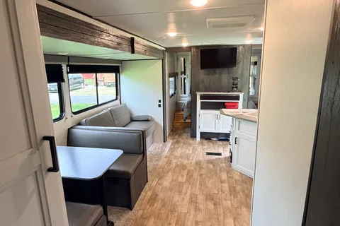W2 Outdoors LLC Keystone Hideout 318BR Travel Trailer