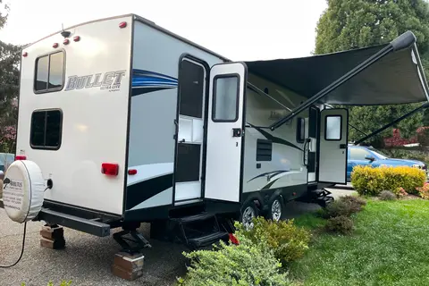 Rubie's Keystone Bullet 277BHS  Travel Trailer