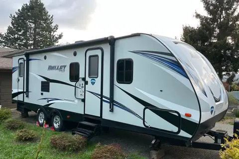 Rubie's Keystone Bullet 277BHS  Travel Trailer