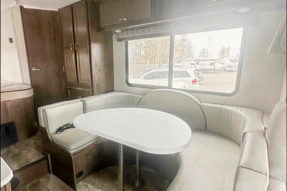 M & T's Gulf Stream Conquest 6237 Class C