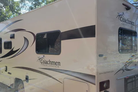 Scot's Coachmen Freelander 27qb Class C
