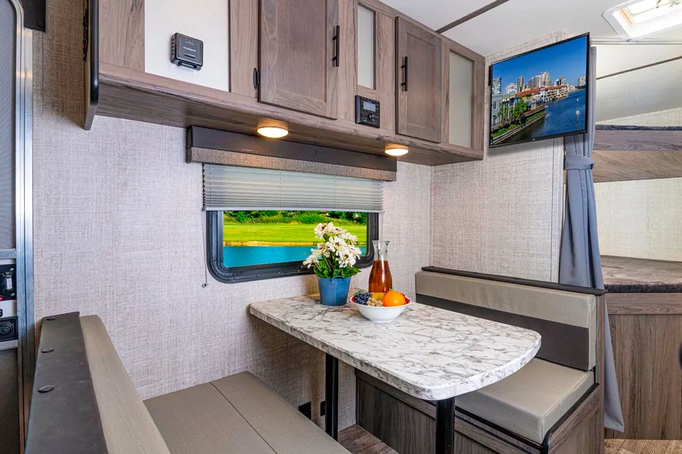 Ray's Gulf Stream Conquest 197BHS Travel Trailer
