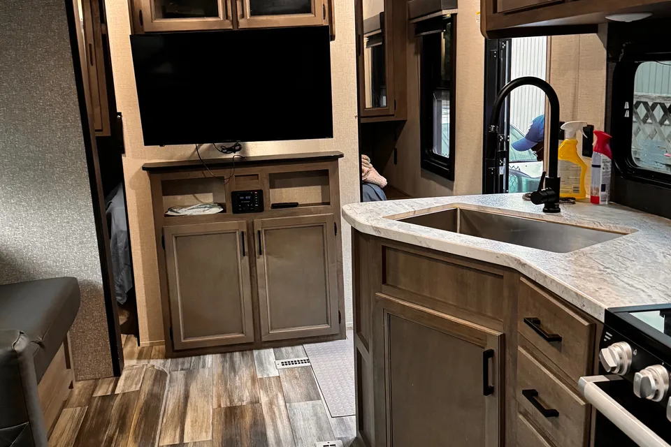 Nanda's Starcraft Aluminum Travel Trailer