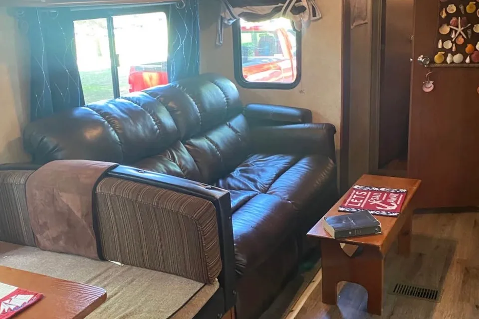 Fonzi’s Forest River Wildwood 31bkis Travel Trailer