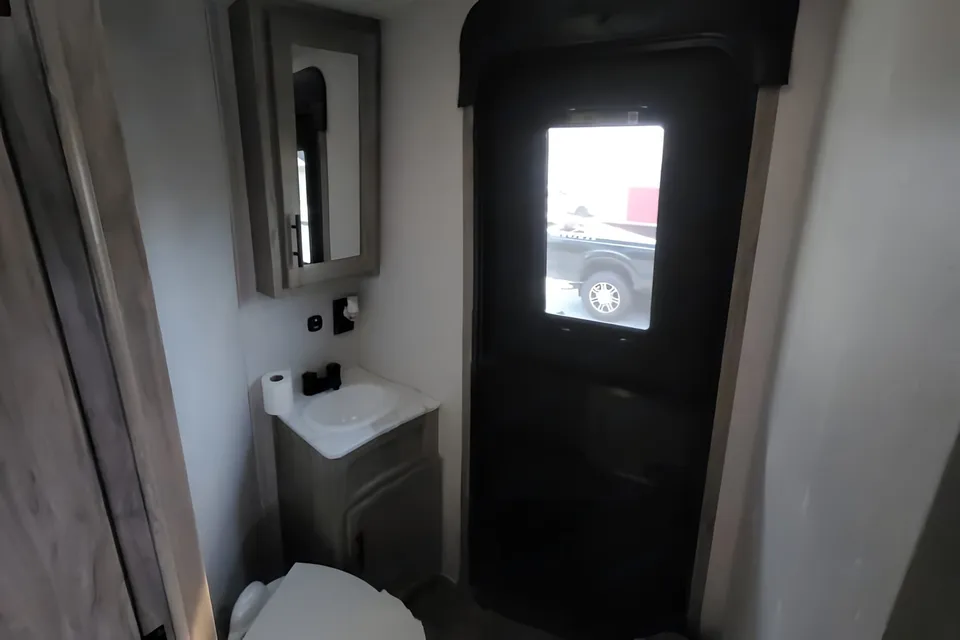 NEW- Sleeps 10 and has EVERYTHING!