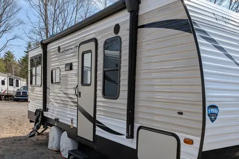 Summer Fun 25' Keystone Hideout LHS Travel Trailer