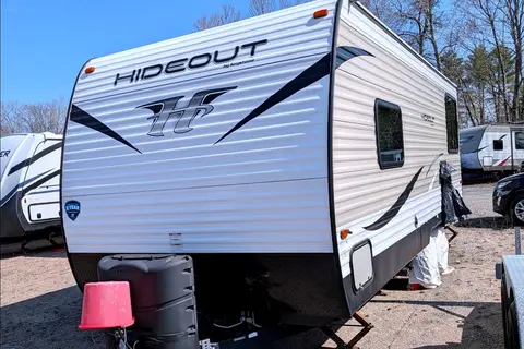 Summer Fun 25' Keystone Hideout LHS Travel Trailer